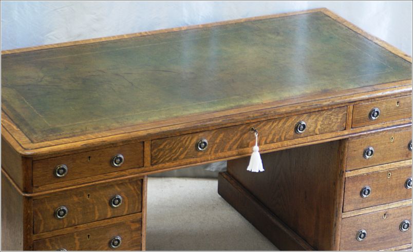 2040 Antique Victorian Oak Pedestal Desk (9)